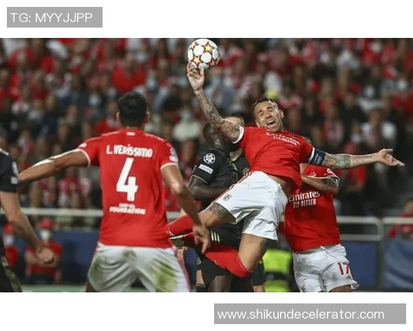 中超精彩对决本菲卡大胜巴黎圣日耳曼神奇扑救点燃全场热情